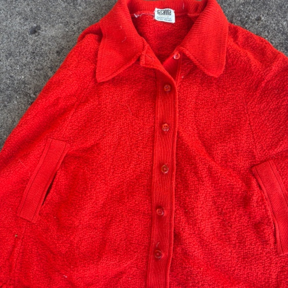 Vintage Poncho Sweater/Cape - Picture 5 of 6